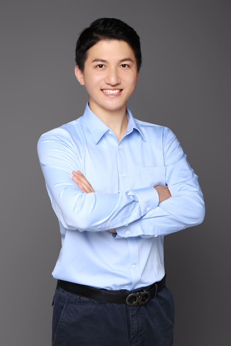 张伟 - 创始人 & CEO